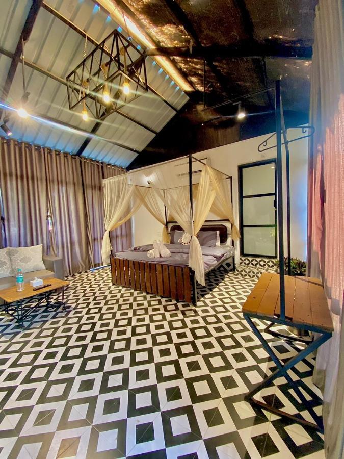 Glass House With Pvt Pool By Miracle Resort & Villa Lonavala Exterior photo
